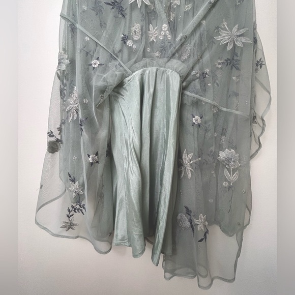 ASOS EDITION Petite Floral Beaded Mesh Dress Size: 4 - Picture 9 of 17